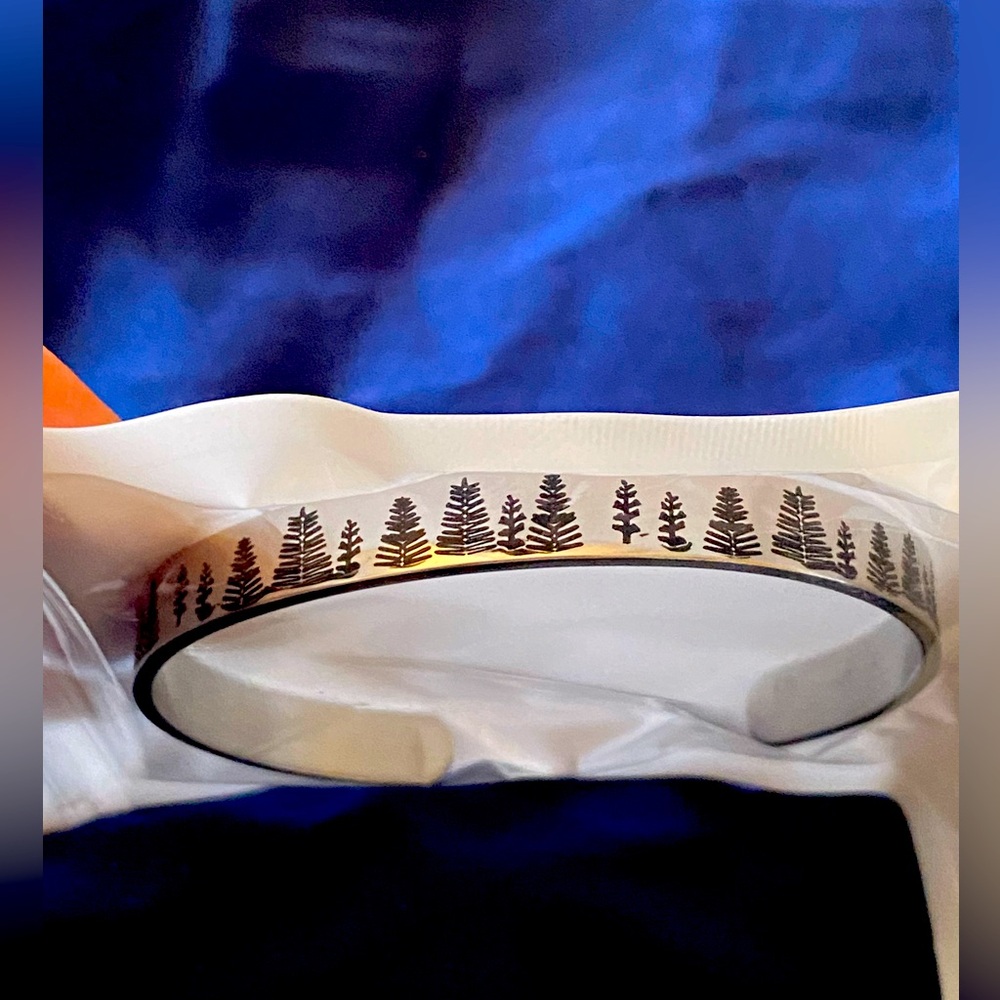 Bangle bracelet